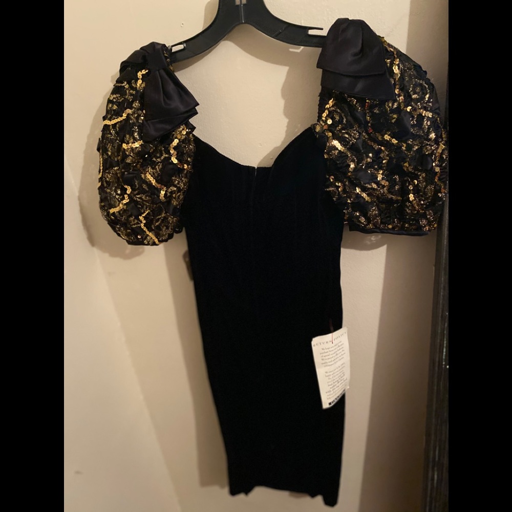 Dress - Picture 2 of 9